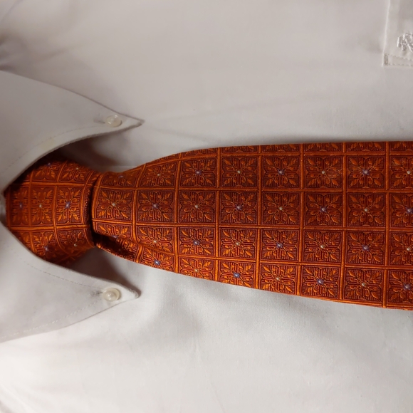 W.H. Belk 100% Silk Tie, Made in Italy, 61" x 4" - Picture 1 of 5